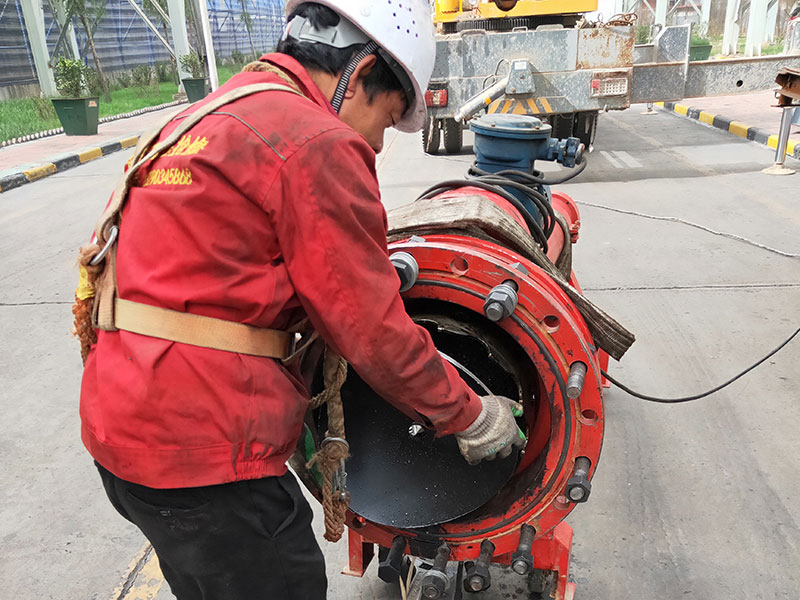 DN600煤氣管道帶壓開(kāi)孔順利完成！3.jpg